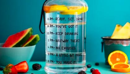 韩国爆发反以色列游行：民众排队向内塔尼亚胡海报扔鞋