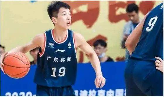 U18国青男篮30分大败于格鲁吉亚，中国篮球需要退而结网