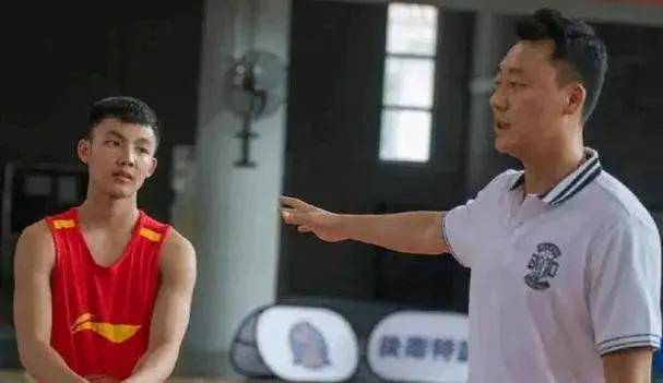 U18国青男篮30分大败于格鲁吉亚，中国篮球需要退而结网