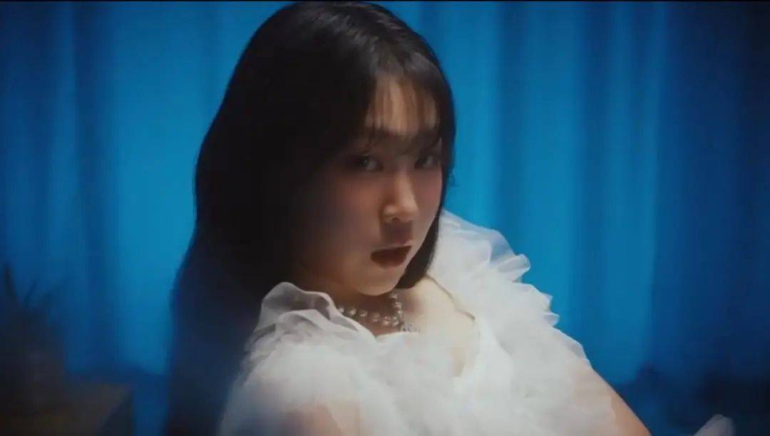 因父亲艺名“小沈阳”与辽宁省会“沈阳”同名,韩国人以为沈佳润是财阀千金