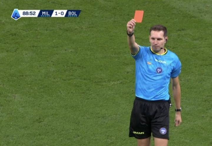 米兰遭多处争议判罚：普利西奇被拉倒+恩昆库两连倒地未判点