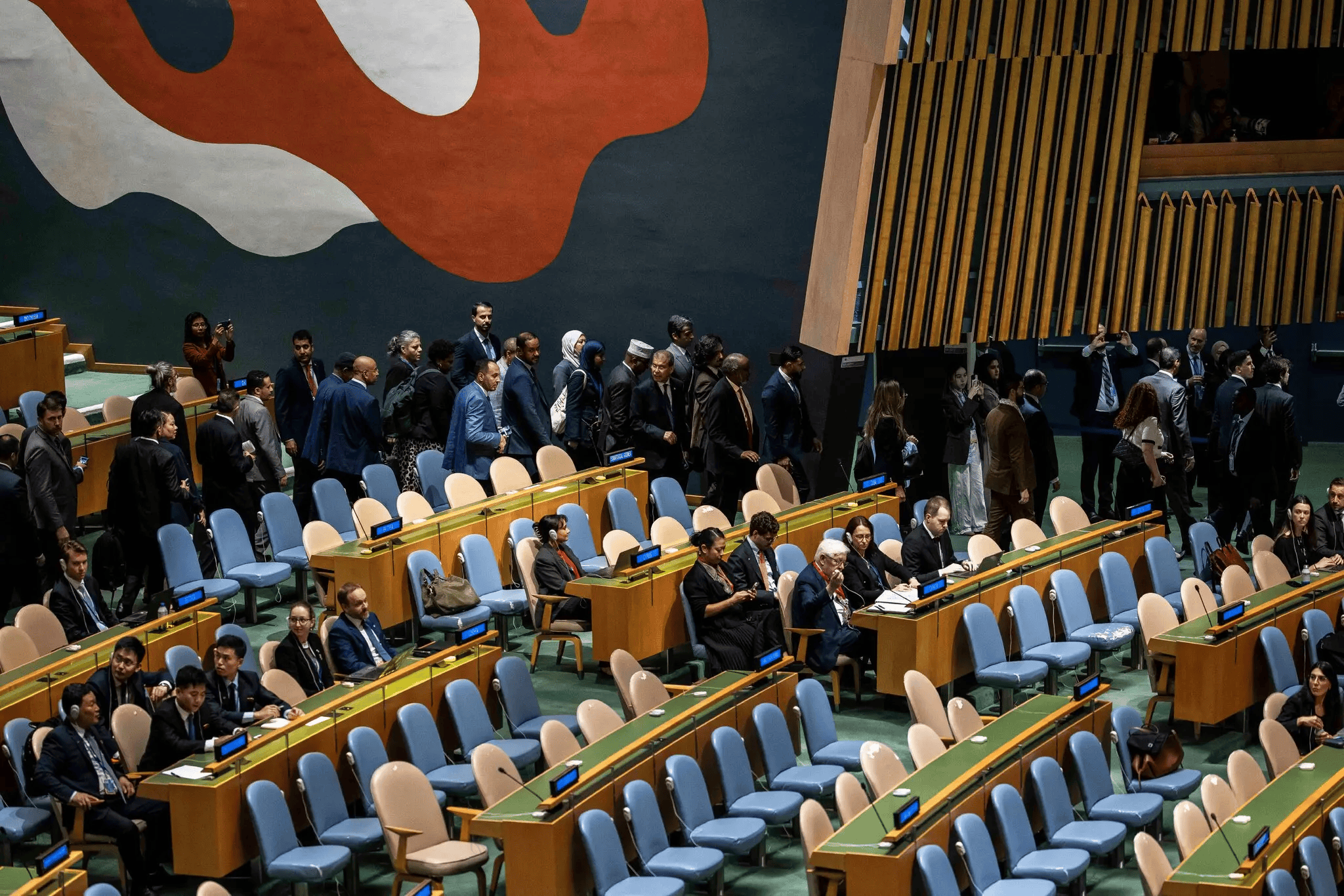 内塔尼亚胡联大演讲:挑衅世界,拉拢国内