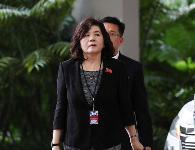 朝外相飞抵中国,有2件事要办!金正恩在阅兵前打出关键牌