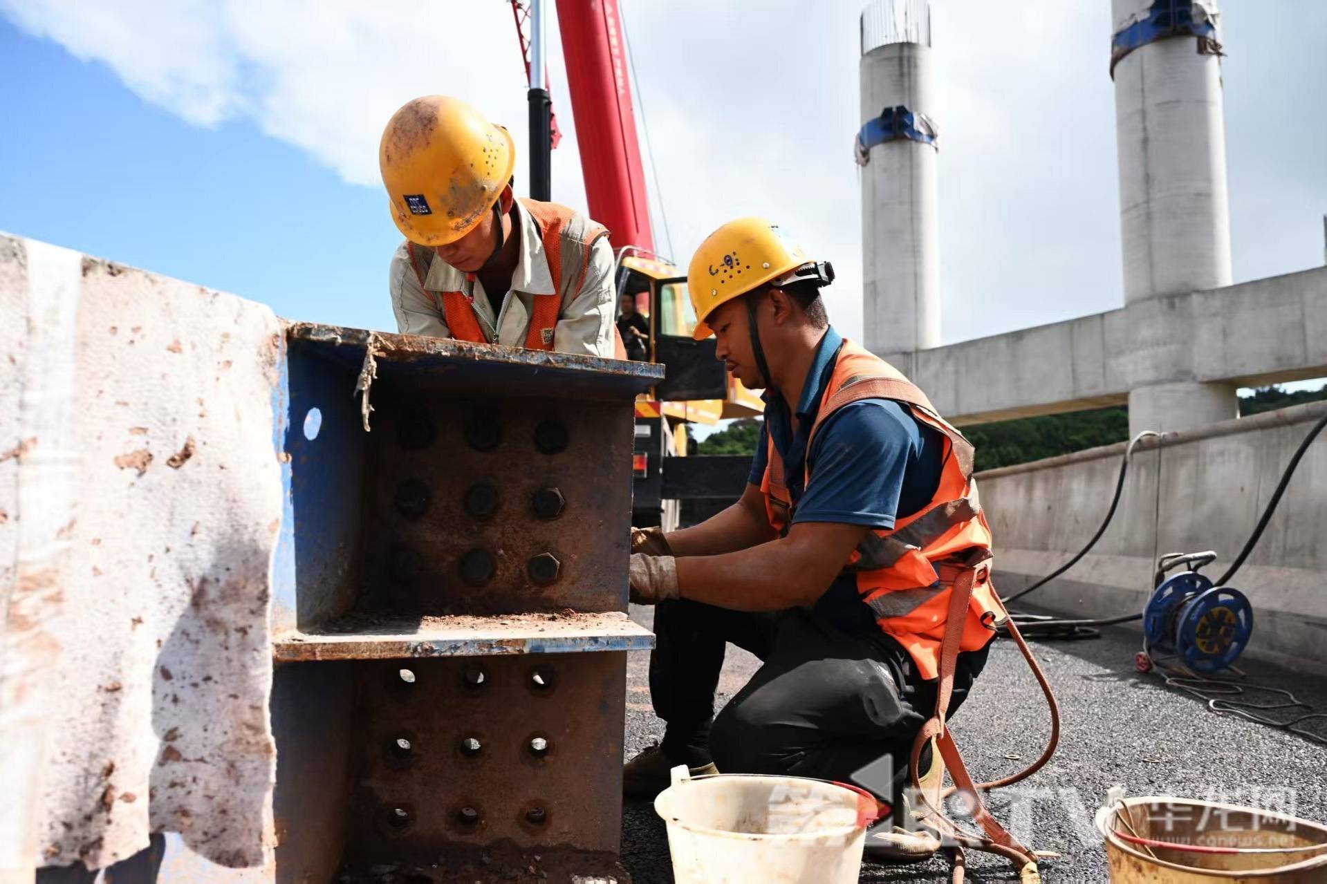 成渝高速(重庆段)改扩建项目加速推进