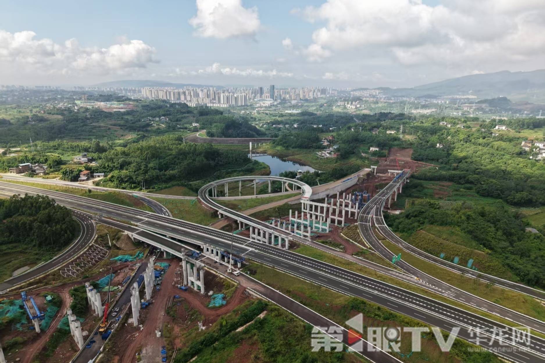 成渝高速(重庆段)改扩建项目加速推进