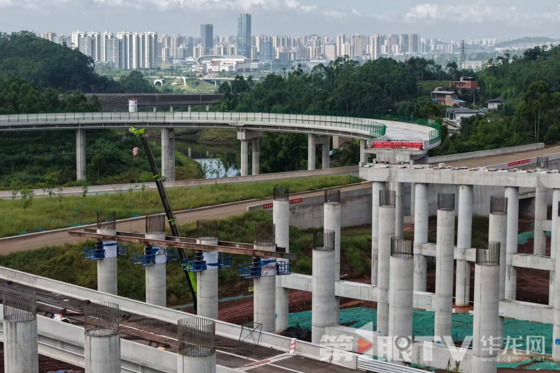 成渝高速(重庆段)改扩建项目加速推进