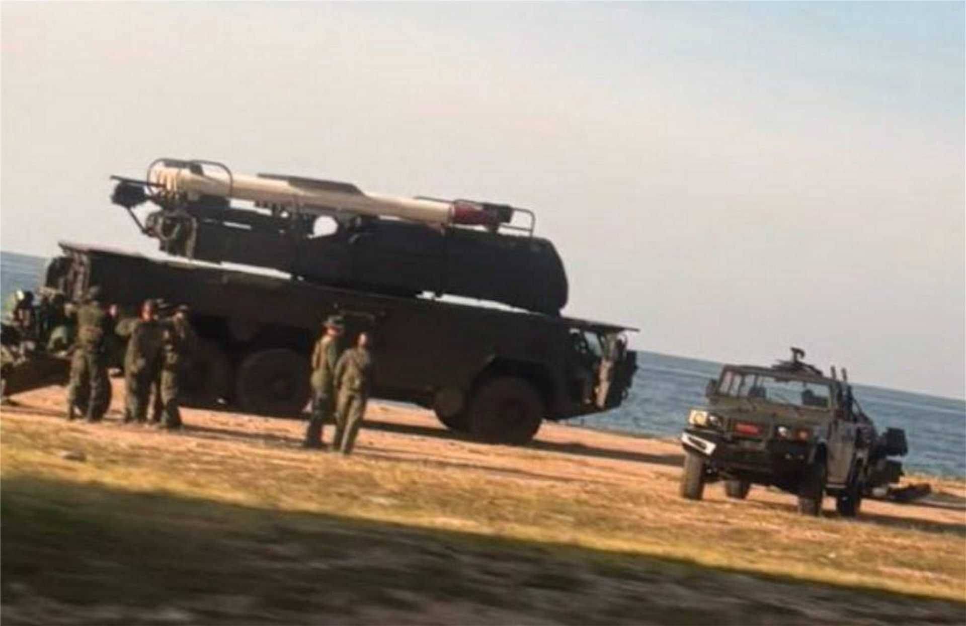 特朗普5次下令开火，中国反隐身雷达立大功，委内瑞拉锁定美军F35