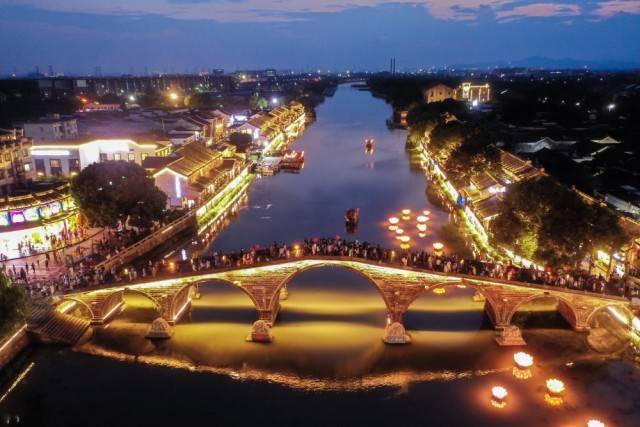 “双节”同辉!国庆中秋假期交出活力满满“成绩单”